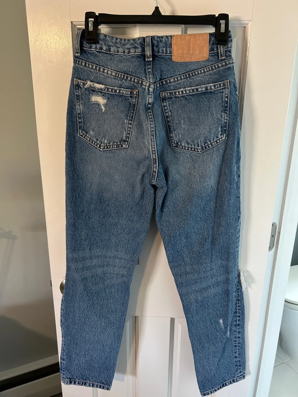 Zara Distressed High-Waist Blue Denim Jeans - Picture 2 of 3
